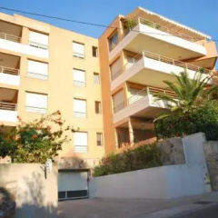 Appartement Deux Chambres avec Piscine - Roi Albert Ier thumbnail 1
