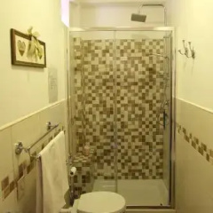 Halley House thumbnail 7