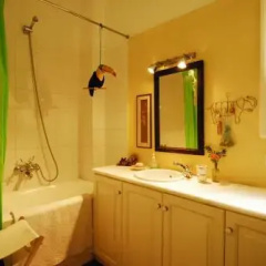 Apartment With Roof Garden thumbnail 4