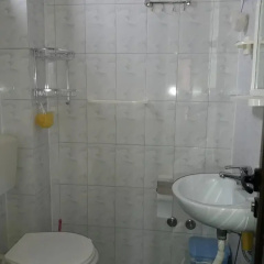 Tanis Guesthouse thumbnail 8