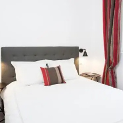 Charming apartment in Paris center thumbnail 5