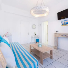 Thalia Apartments thumbnail 10