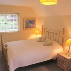 Worthy Cottage thumbnail 2