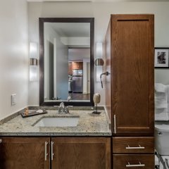 Stay Alfred on Elm Street in Dallas, United States of America from 306$, photos, reviews - zenhotels.com bathroom photo 3