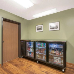 Four Seasons Inn thumbnail 26