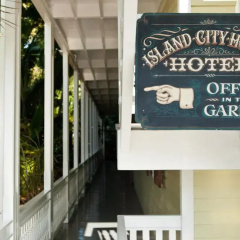 Island City House Hotel