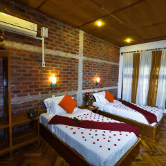 Teak Wood Hotel thumbnail 40