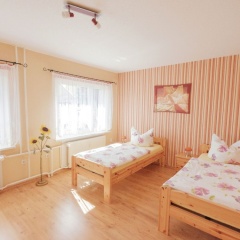 Beautiful Apartment With Romantic Garden and Cosy Terrace - Bild 5