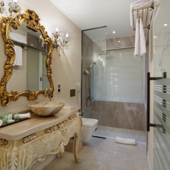 Elegance East Hotel - Bild 7