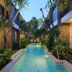 The Kanjeng Suites Villas Seminyak - Bild 16