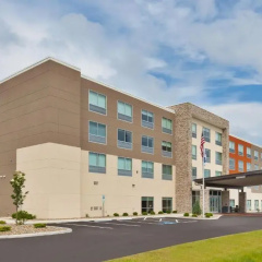 Holiday Inn Express & Suites Milan – Sandusky Area by IHG thumbnail 1