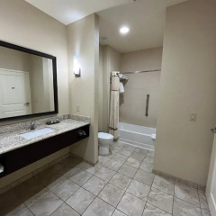 Comfort Inn & Suites Beeville thumbnail 6