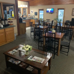 Woodlands Inn & Suites thumbnail 16