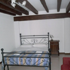 Sweet Venice - rooms & apartments thumbnail 3