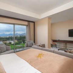 Cratos Premium Hotel & Casino 5