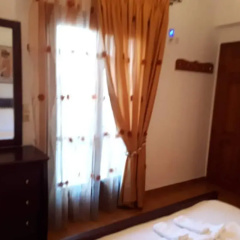Antonia House thumbnail 5
