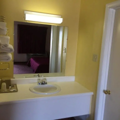 Super 7 Motel Sedalia thumbnail 9
