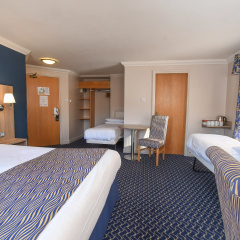 The Queens Hotel & Victoria Cloisters thumbnail 7