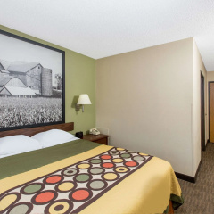Super 8 by Wyndham Fairmont thumbnail 5