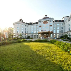 The Royal Pinnacle Hotel thumbnail 2