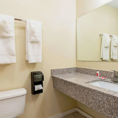 Econo Lodge thumbnail 14