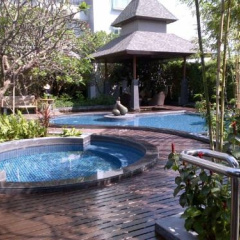 Circle Condominium thumbnail 5