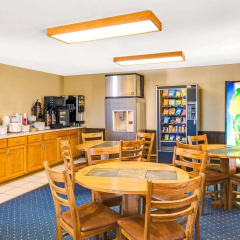 Super 8 by Wyndham Aberdeen West thumbnail 10
