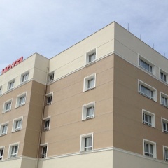 Mom Hotel - Bild 1