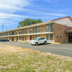 Regal Inn Guntersville Hwy 431 thumbnail 12