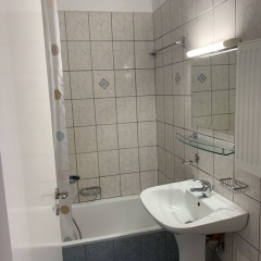 Immaculate 2-bed Apartment in Piraeus, Athens - Bild 7