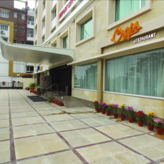 Airport City Hotel
