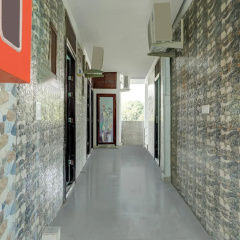 OYO Flagship 79099 Hotel Blue Sapphire Canal Road photo 4