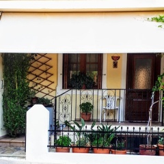 Antonia House thumbnail 20