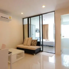 The Square Residence thumbnail 3