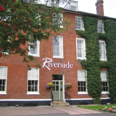 The Riverside House Hotel thumbnail 1