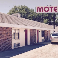 Wood River Motel thumbnail 1