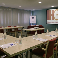 B&B Madrid Aeropuerto T1 T2 T3 - Bild 17
