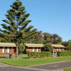 Surfside Holiday Park thumbnail 5