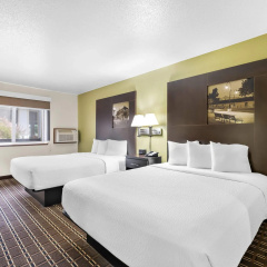 Super 8 by Wyndham La Crosse thumbnail 15