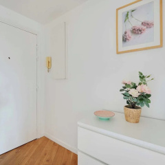 Bright, Modern Studio for 2P - La Defense - Bild 8
