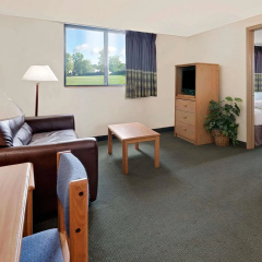 FairBridge Inn & Suites Spearfish thumbnail 5