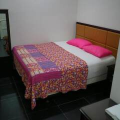 Mri Homestay Sg Buloh - 3 Br House Ground Floor With Centralised Private Pool in Taman Melawati, Malaysia from 121$, photos, reviews - zenhotels.com guestroom photo 2