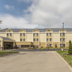 Comfort Inn & Suites Kansas City - Northeast in Kansas City, United States of America from 135$, photos, reviews - zenhotels.com outdoors