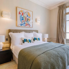 Luxury Mansion With Garden in Heart of Neuilly - Bild 1