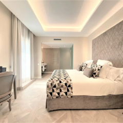 Lamaro Hotel thumbnail 3