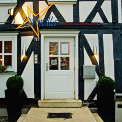 listing card gallery