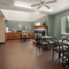 Four Seasons Inn thumbnail 11