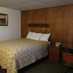 Marina Motel thumbnail 2