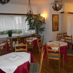 Adam - Bild 13
