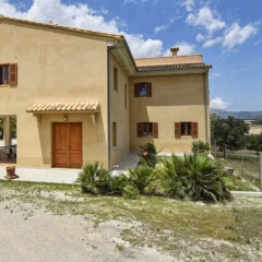 House in Majorca With Pool and Mountain Views - Bild 1